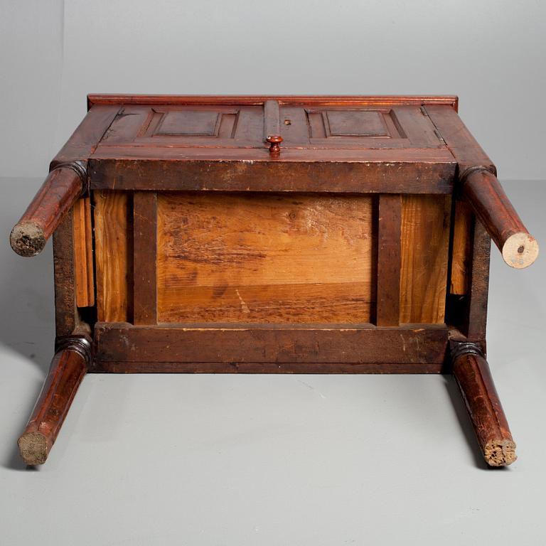 POTTSKÅP, gustaviansk 1700/1800-tal, betsad björk, möjligen Finland.