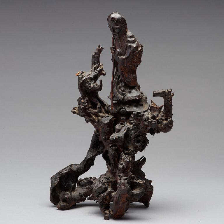 A Chinese root sculpture, Qing dynasty, 19th Century.