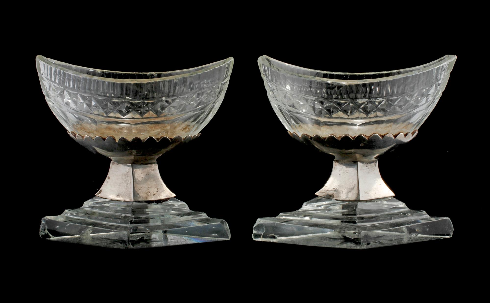 SALTKAR, ett par, silver och glas, empire, Bengt Tellander, Jönköping, 1800-talets första hälft.