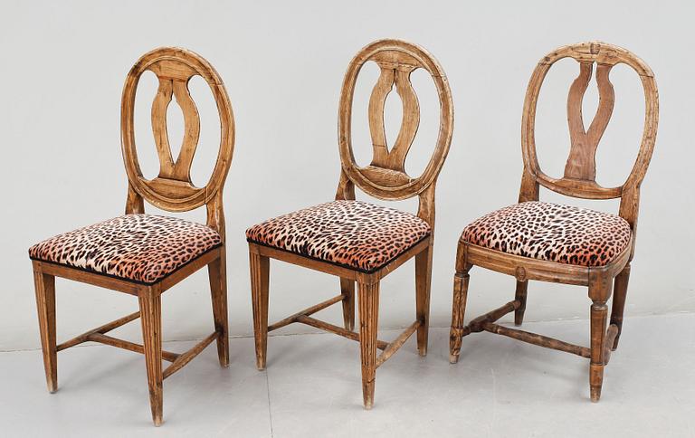 STOLAR, 3 st snarlika, gustavianska, omkring år 1800.