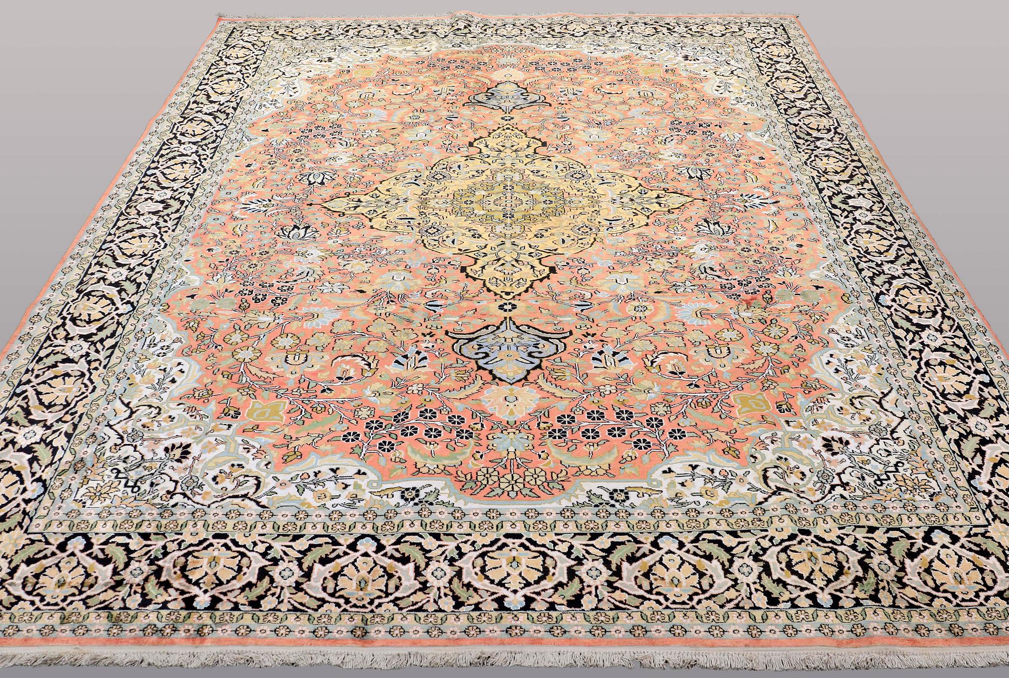 A CARPET Silk Kashmir , 339 x 244 cm.