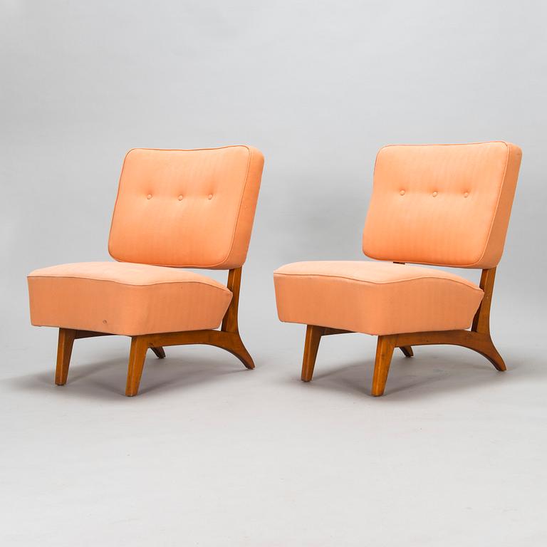 Oiva Parviainen, a pair of mid-20th-century 'Susanna' armchairs for Lahden Lepokalusto, Finland.