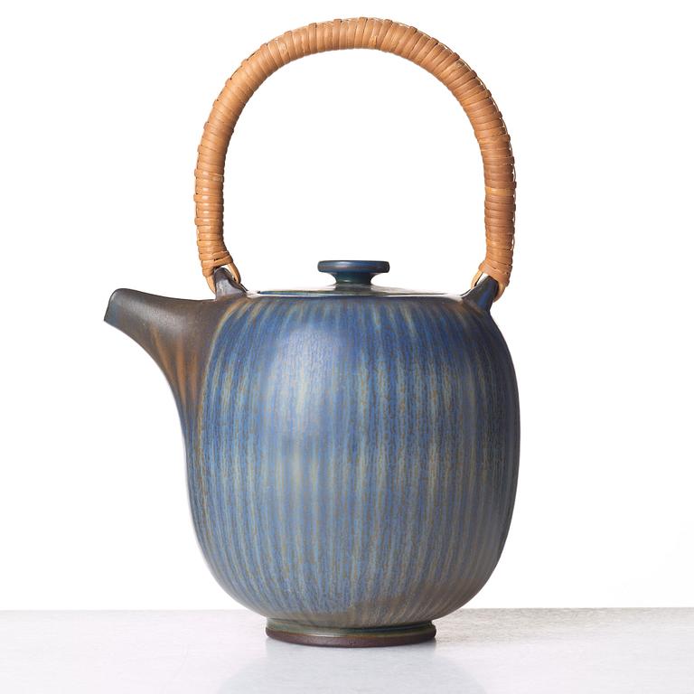Berndt Friberg, a stoneware teapot and a bowl, Gustavsberg studio, Sweden 1960.