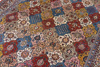 Rug, Sarough, 365 x 245 cm.