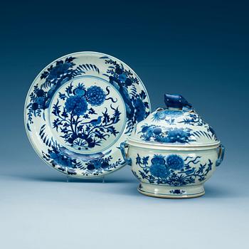1740. A  blue and white tureen with cover and saucer, Qing dynasty, Qianlong (1736-95).