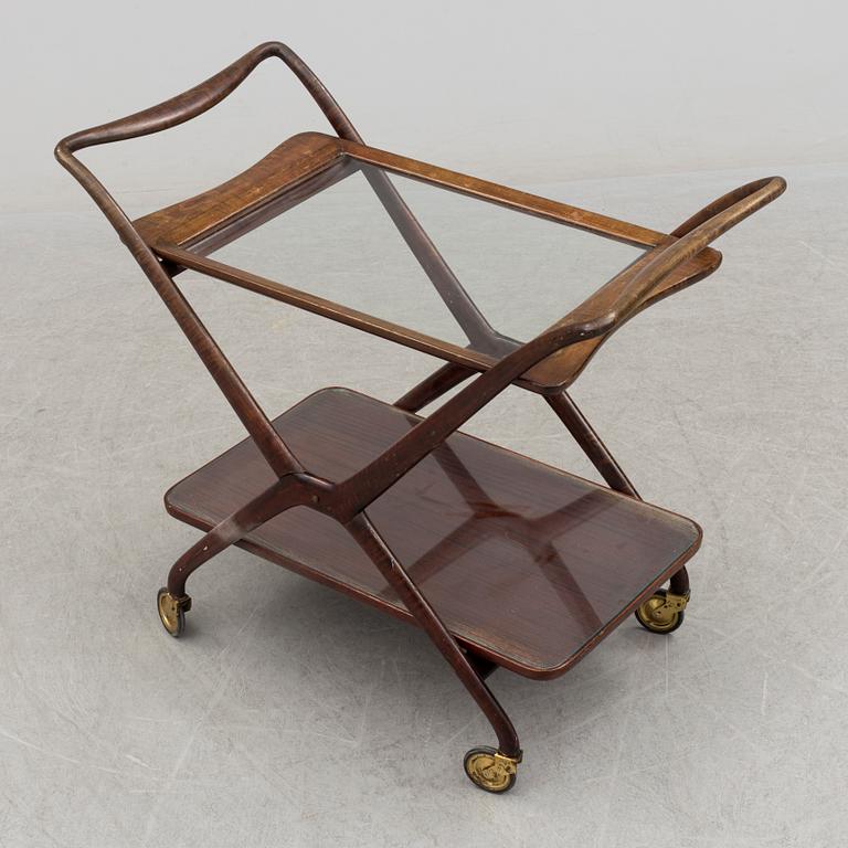 SERVERINGSVAGN, 1900-talets första hälft.