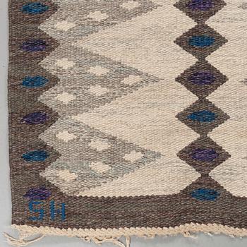 CARPET. Tapestry weave. 252,5 x 191,5 cm. Signed SH BK.