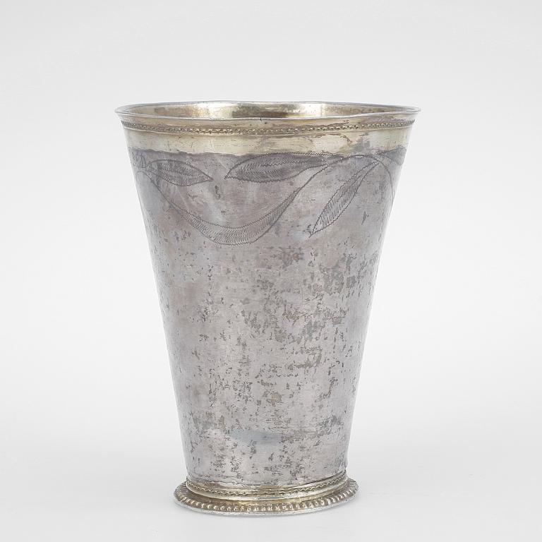BÄGARE, silver, Johan Grubb, verksam 1725-56(58) i Hudiksvall. Vikt ca 382 gram.
