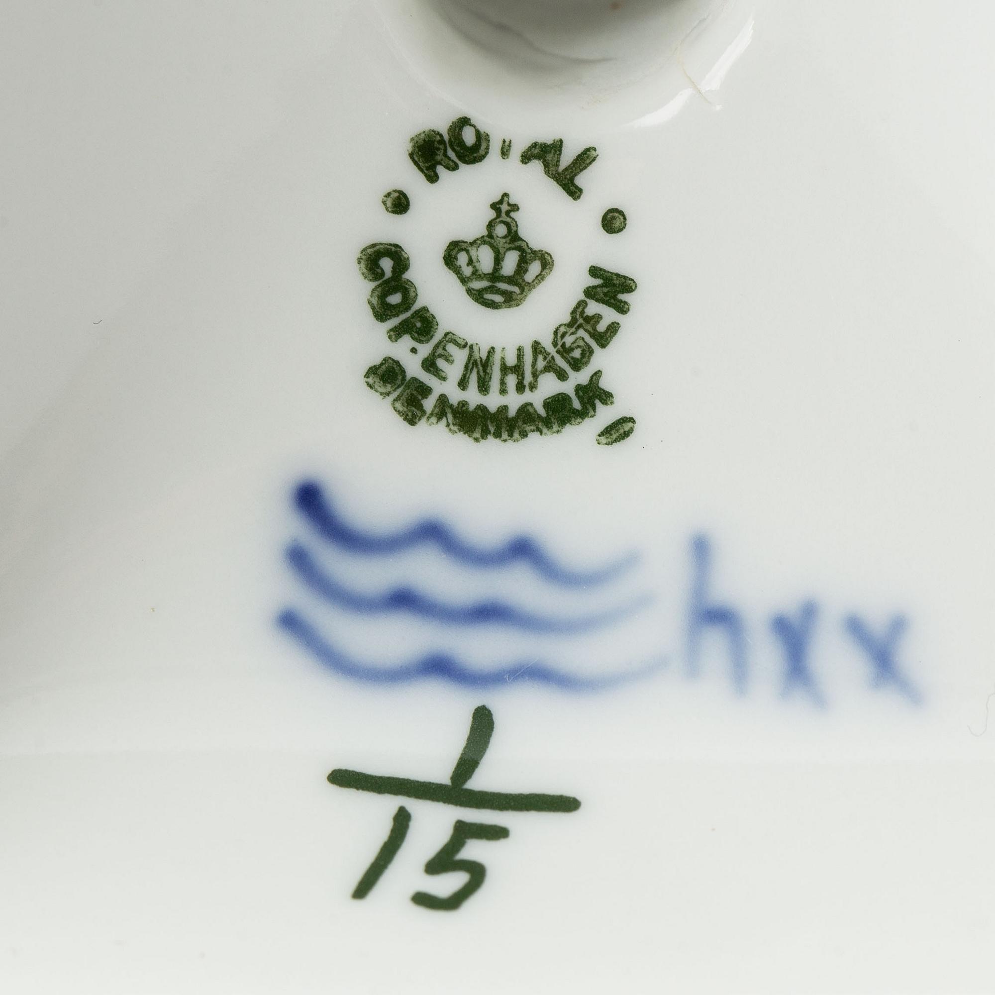 Royal Copenhagen, ljusstakar, ett par, porslin, "Musselmalet", Danmark.