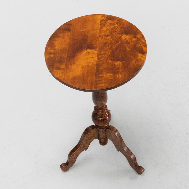 A birch side table, 20th Century.