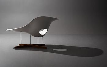 Charles & Ray Eames, "La Chaise",  Vitra 2012.