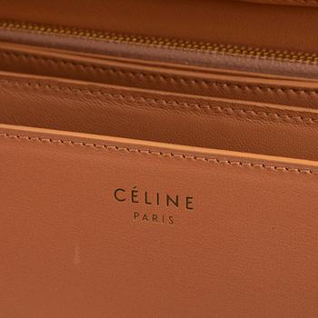 Céline, a 'Medium Classic Bag' in box calfskin.