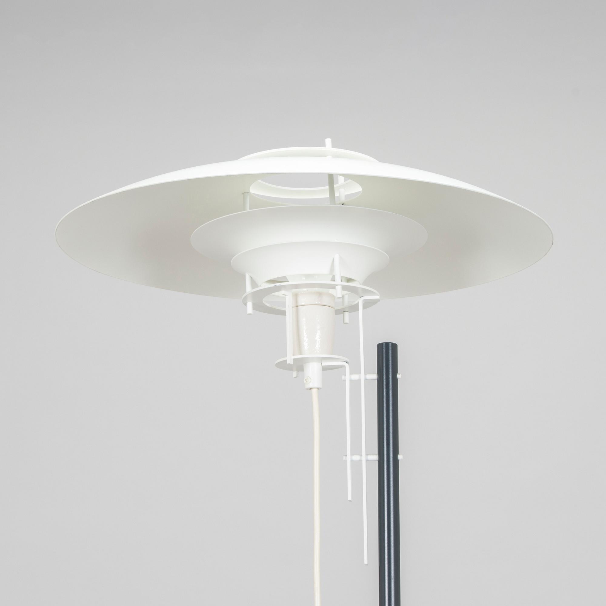 Juha Leiviskä, A 21th century floor lamp, Valaisinpaja for Artek.