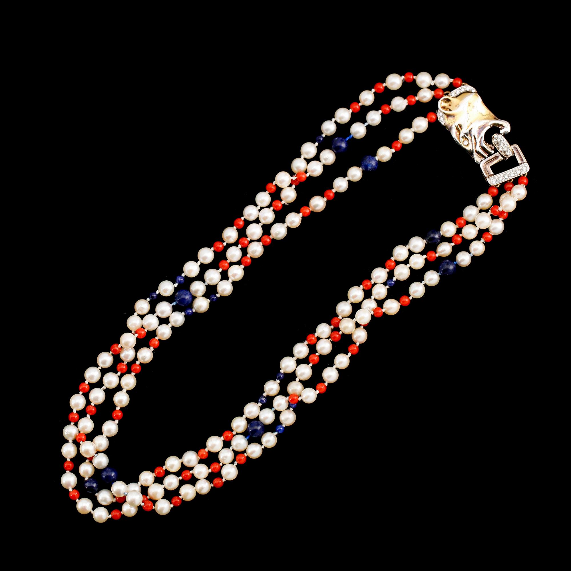 COLLIER, Italien, odlade pärlor, lapis lazuli, lås förgyllt silver.