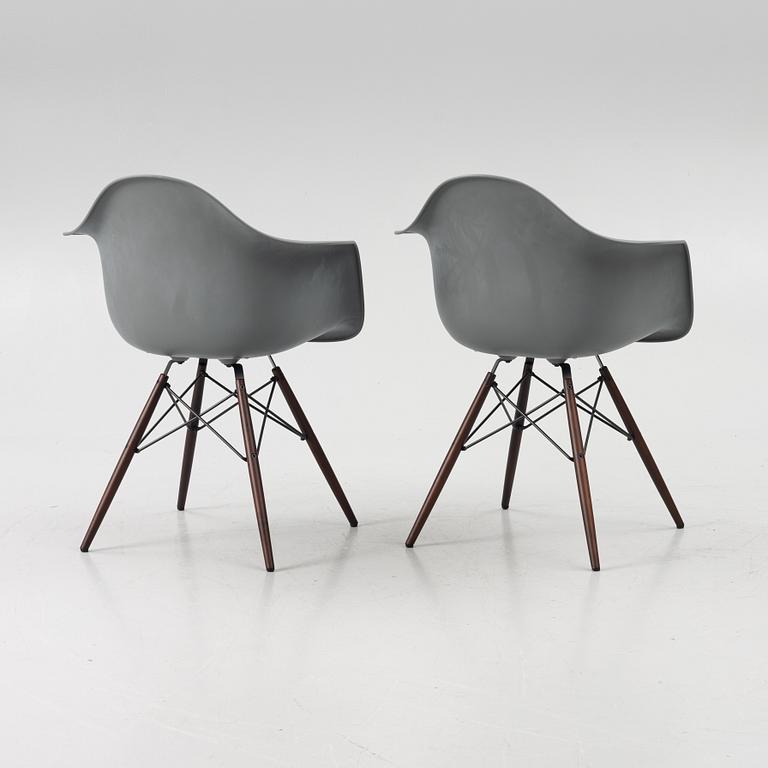 Charles & Ray Eames, Karmstolar ett par "Plastic Armchair DAW", Vitra.