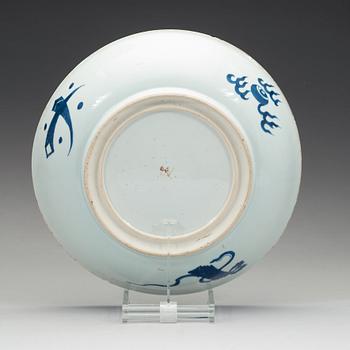 A blue and white dish, Qing dynasty, Kangxi (1662-1722).