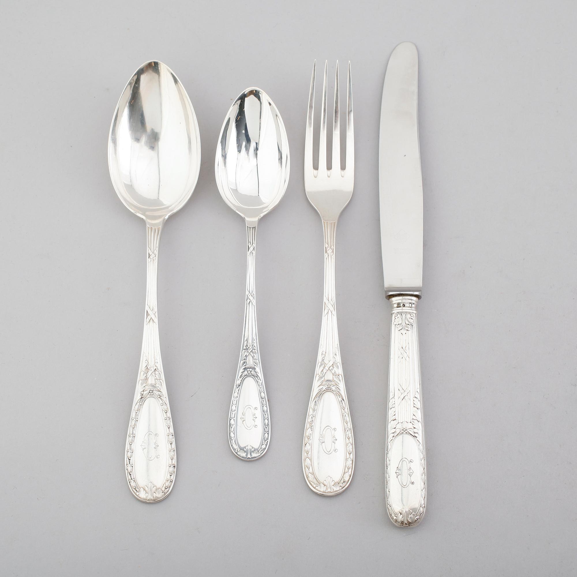 BESTICK, 24 delar, silver, C G Hallberg, Stockholm, 1900-talets första hälft. Vikt med stålblad ca 1602 g.