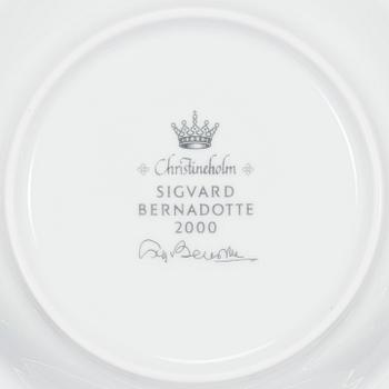 Sigvard Bernadotte, servidelar, 57 delar, porslin, "Marianne Royal Blue", Christineholm, Millenniumserien 2000.