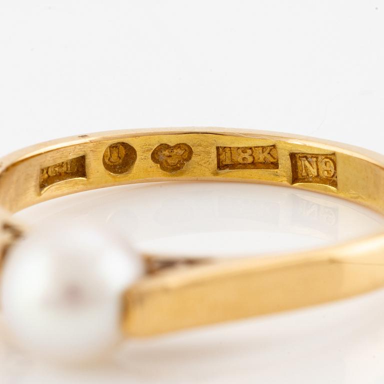 Ring, 18K gold with cultured pearl.