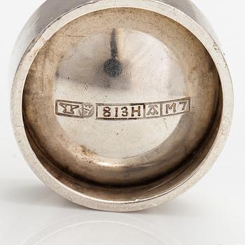 Elis Kauppi, Kaulakoru, sterlinghopeaa ja kultaa. Kupittaan kulta, Turku 1965.