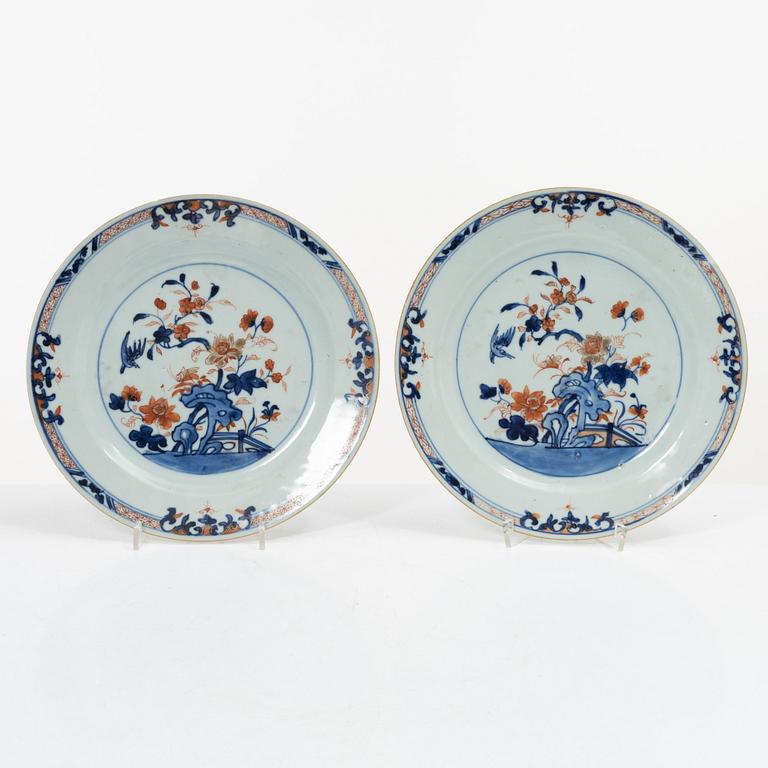 A set of four Imari porcelain plates, China, Qianlong (1736-95).