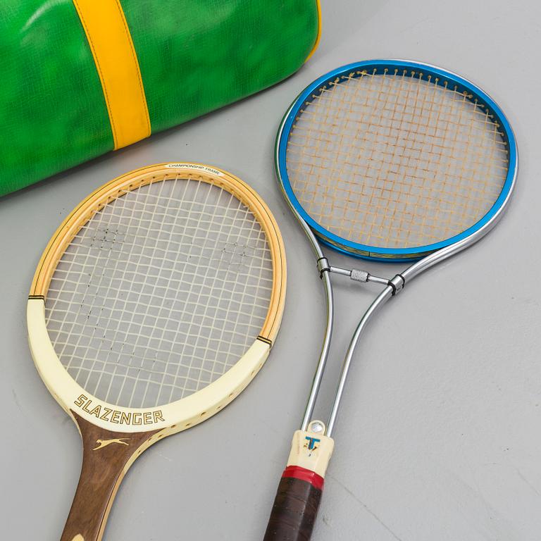 SPORTBAG "BJÖRN BORG PLAYS DONNAY" and two tennis racket, 1970's.
