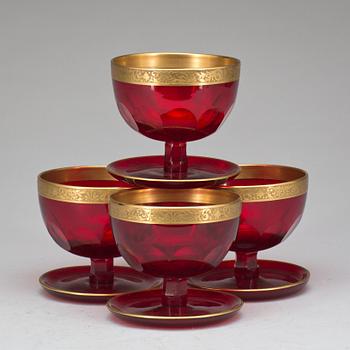 SKÅLAR PÅ FOT, 4 st, glas, trol 1920-tal.