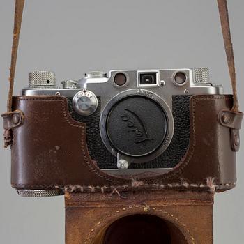 A Leica Leica IIIf no 527327 from 1951. With Elmar f=5 cm 1:3,5, Summarit f=5 cm 1:1,5 and more.