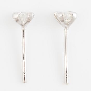 Earrings 18K white gold set with brilliant-cut diamonds, accompanied by GIA dossier.
