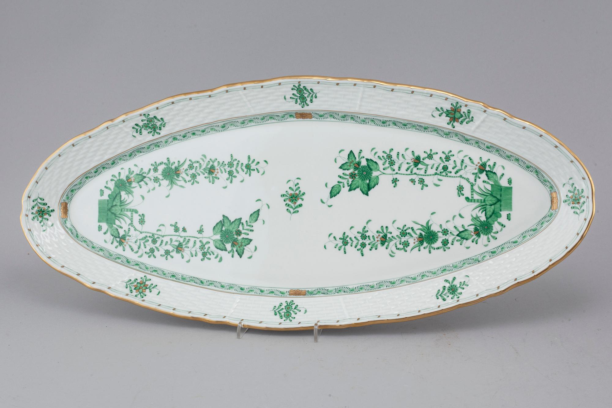 48 pieces of porcelain tableware from Herend, model "Indian Basket", 20th century.