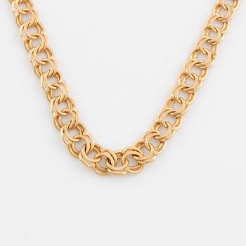 18K gold necklace.