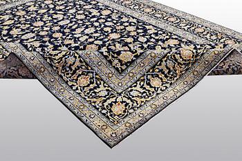 A carpet, Kashan, ca 416 x 304 cm.