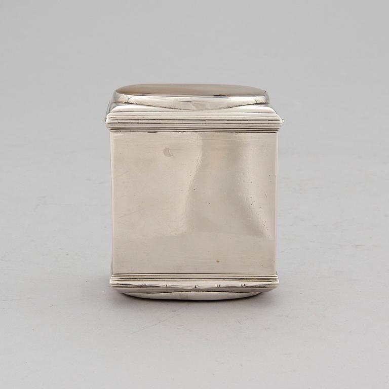 A Swedish 18th century parcel-gilt and agath, mark of Johan Wennerwall, Göteborg 1767.