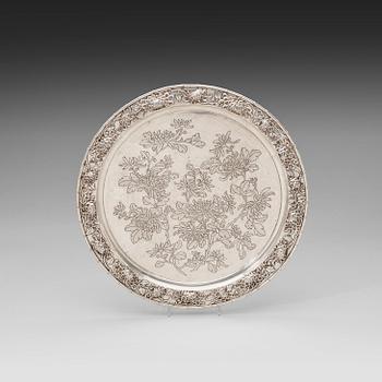 369. A silver ytay by Luen-Wo, Shanghai, early 20th century.