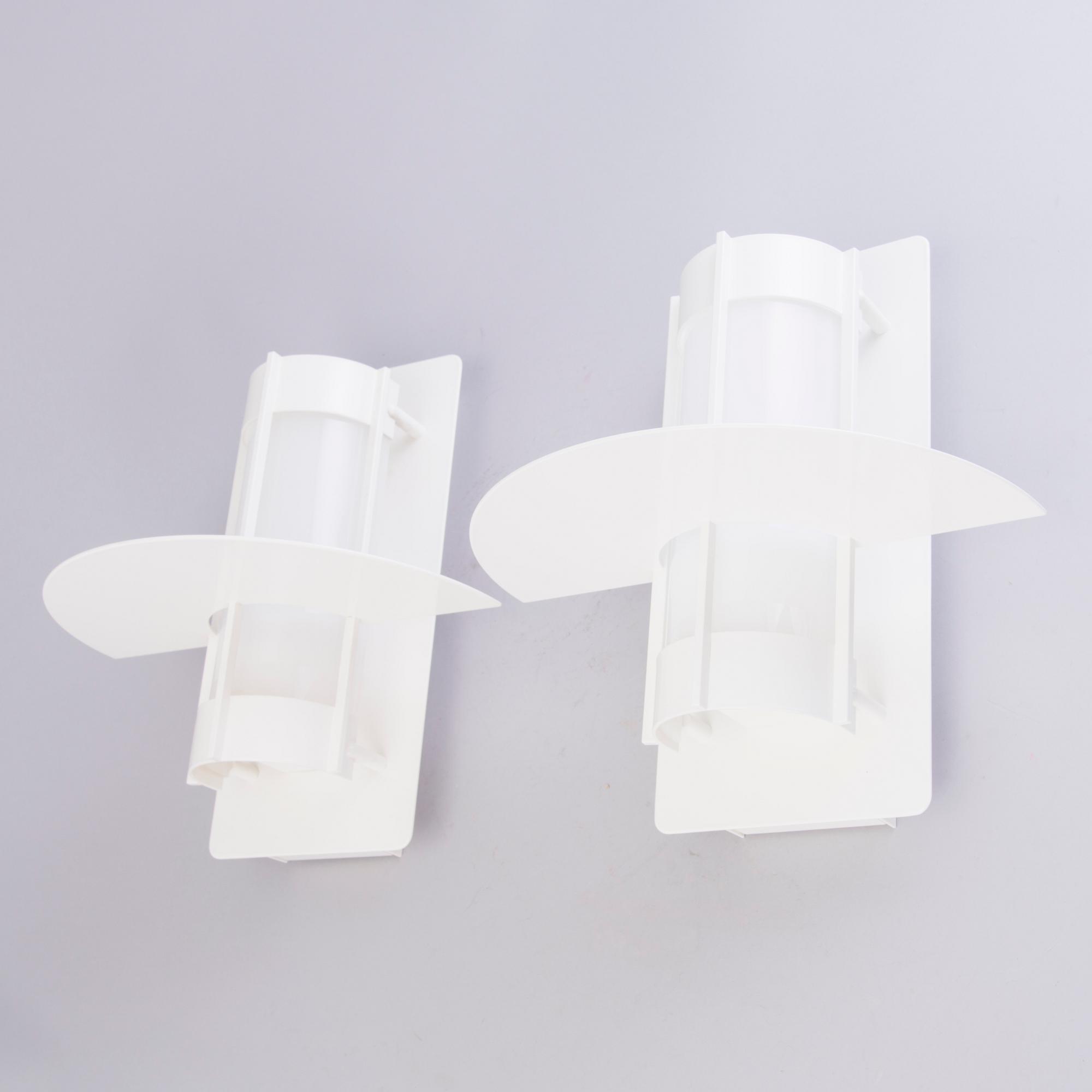 JOACHIM LEPPER, seinävalaisinpari, "Saturn", Louis Poulsen, Tanska.