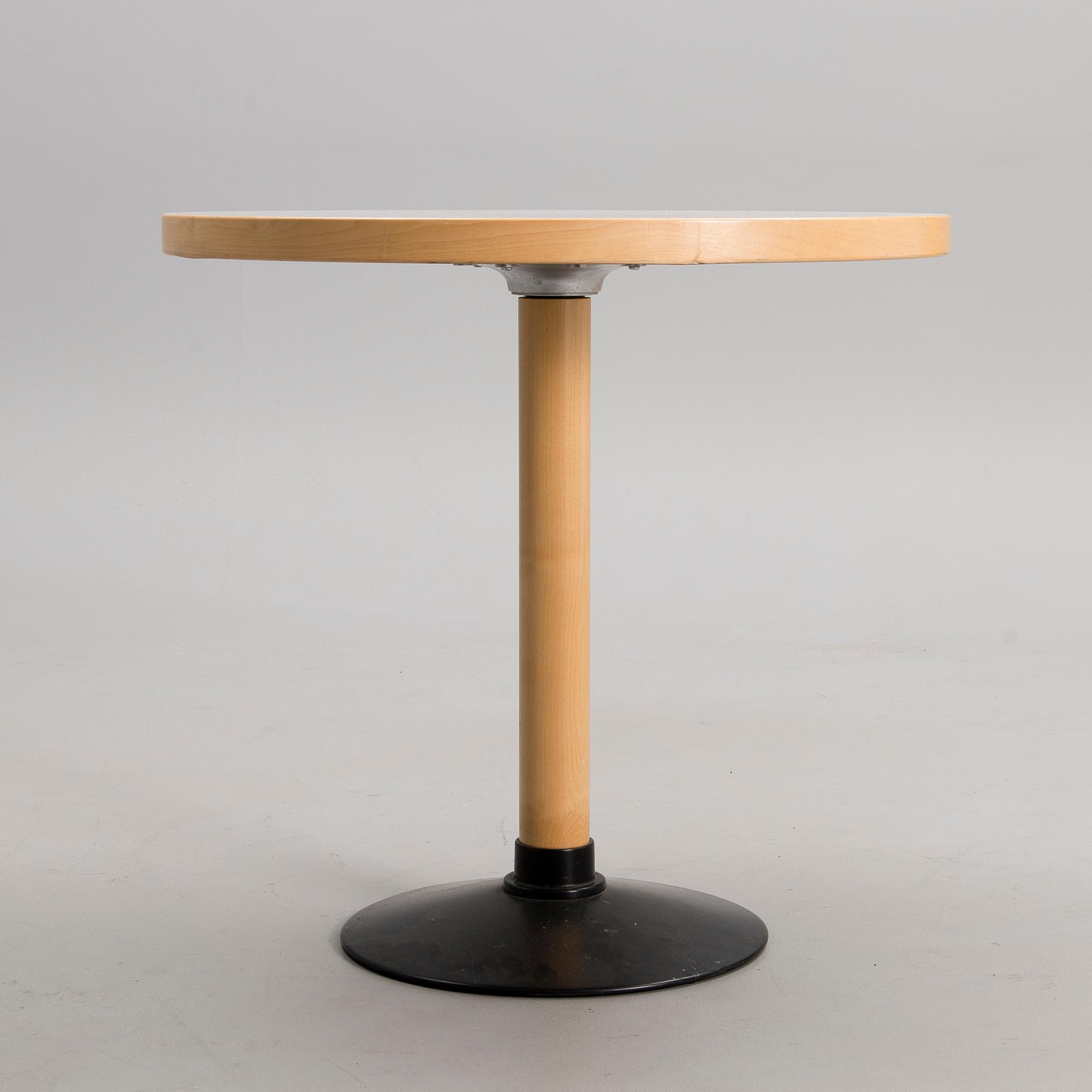 ALVAR AALTO, pöytä malli P90B, Artek, 1900-luvun loppu.