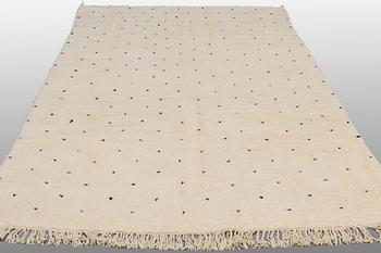 A CARPET, MOROCCO, ca 310 x 205 cm.