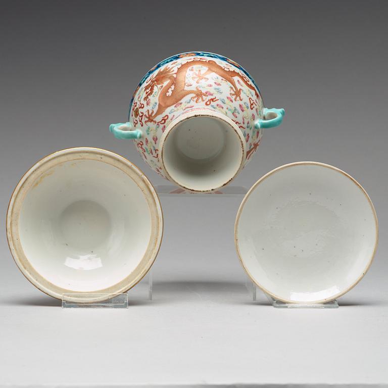 A pair of warmer pots with cover and liners, Qing dynasty, Guangxu (1875-1908).