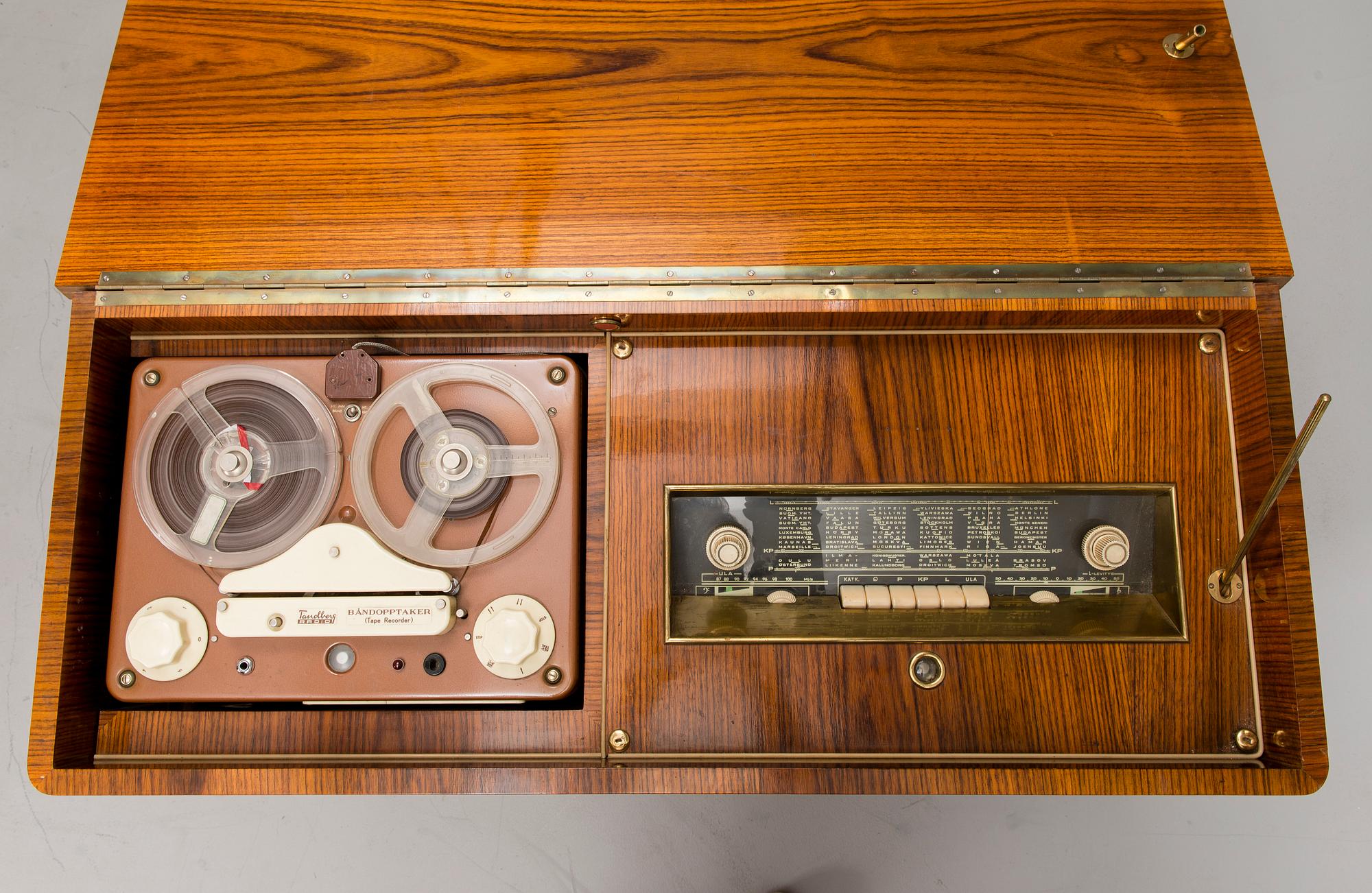 RADIOGRAM / RECORD PLAYER CONSOLE, 1950s.