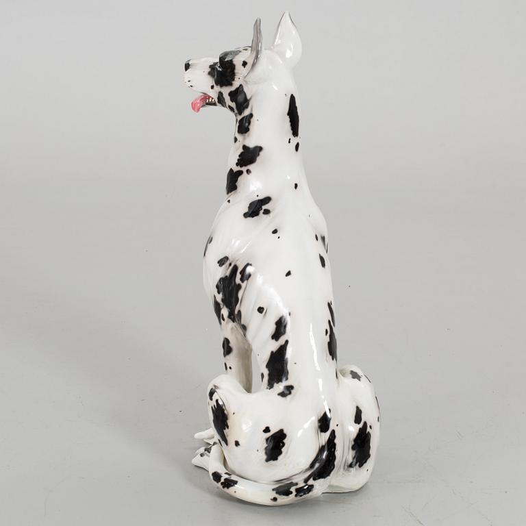 A FIGURIN DOG FROM THE SECOND HALF OF 20TH CENTURY.