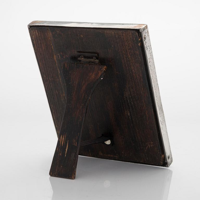Josef Hoffmann, valokuvakehys, hopea, malli S 1614, Wiener Werkstätte, Wien, Itävalta ennen v. 1922.