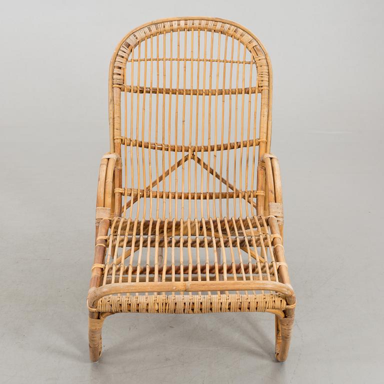 SOLSTOL/VILFÅTÖLJ, rotting, 1900-tal. Dyna medföljer.