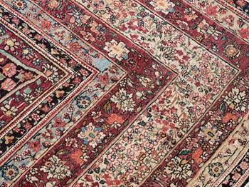 ANTIQUE KERMAN LAVER. 586 x 385 cm.