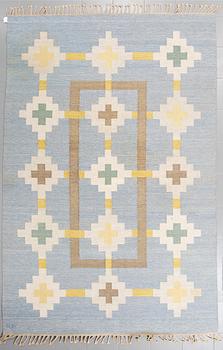 A Swedish Rölakan rug signed GK from the second half of the 20th century, 303 x 202 cm.