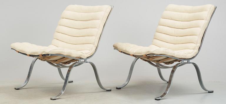STOLAR, ett par, "Ari", Arne Norell, modellen formgiven 1966.