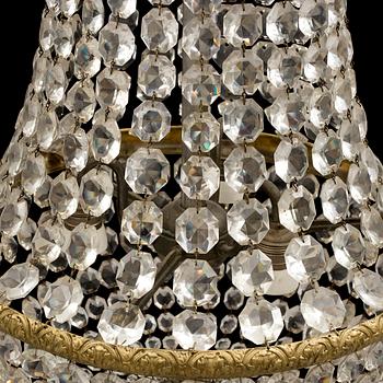 An early 20th Century chandelier.