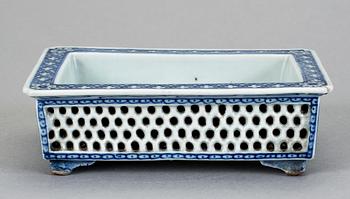 NARCISSKÅL, porslin, Kina, 1800-tal.