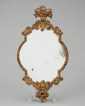 178. A late Baroque one-light girandole mirror.