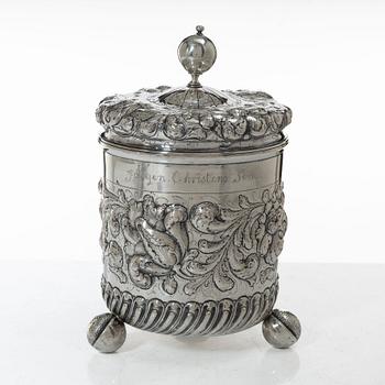 A 19th/20th century silver beaker and cover. Barock style.