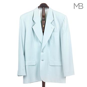 277. HÄGER, a paleblue men´s suit with jacket and pants, size M.